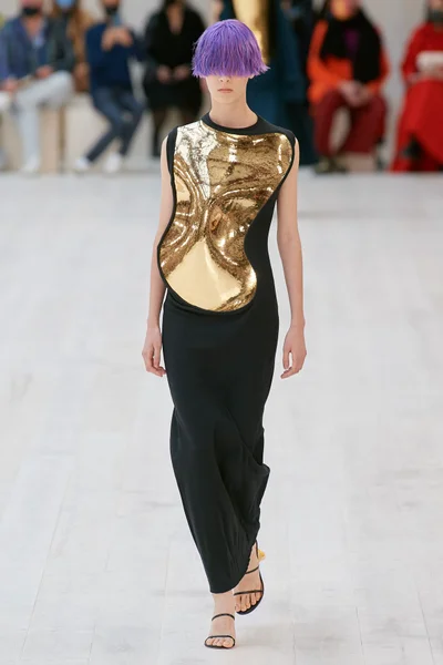 Look 9
